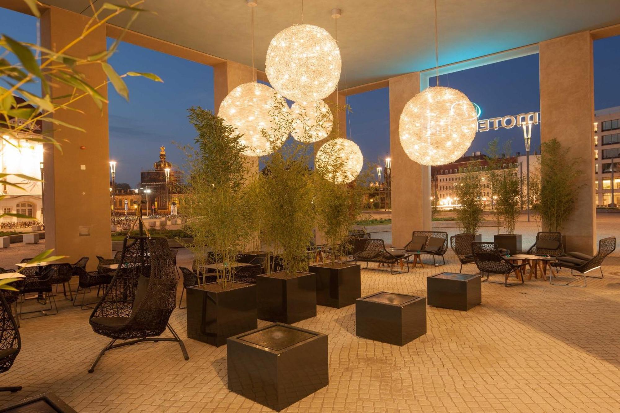 Motel One Dresden Am Zwinger Exteriör bild